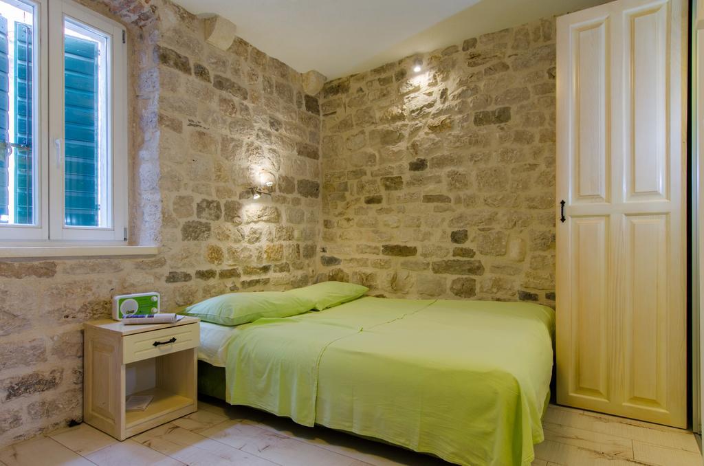Apartments Kaja Trogir Bilik gambar